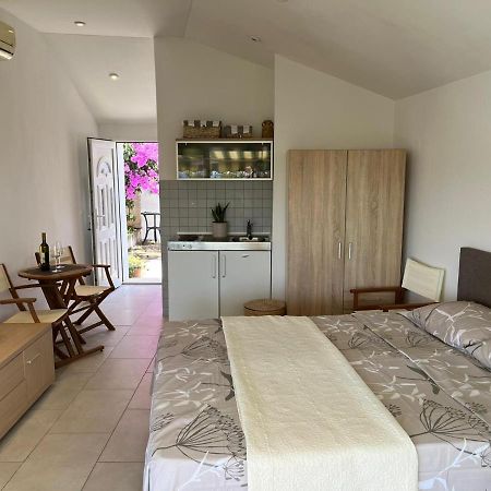 מליני Studio Apartment Sol מראה חיצוני תמונה