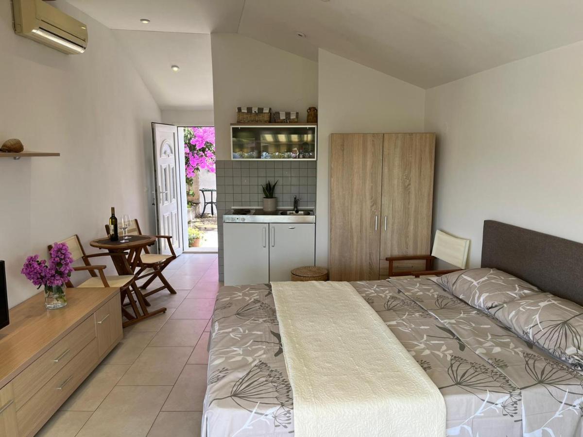 מליני Studio Apartment Sol מראה חיצוני תמונה